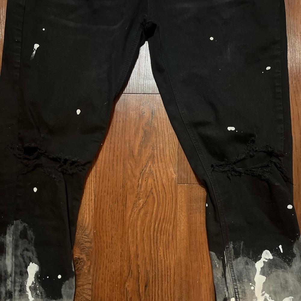 Serenade Men's Black Paint-Splash Skinny Jeans with Washed Gray Hem & Ankle Zipp - Picture 3 of 13